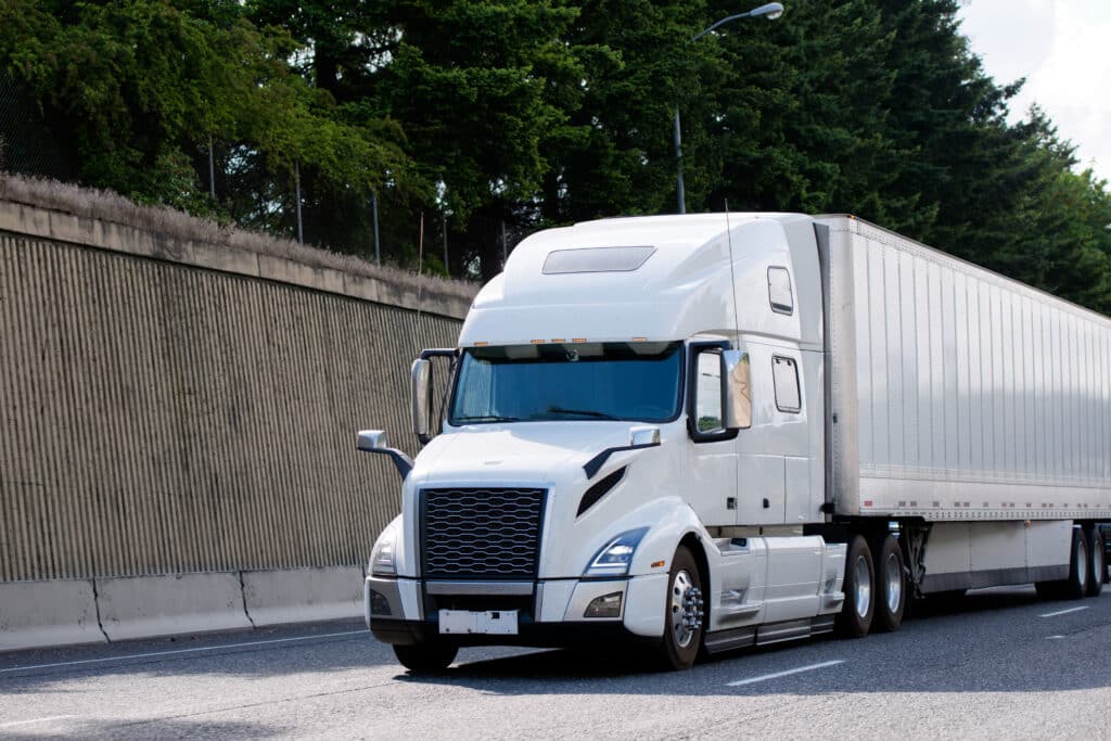 Volvo VNL 860 semi-truck. Trucks for CDL drivers.