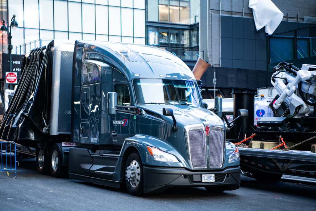 Semi-trucks for CDL Drivers. Kenworth T680. Semi-trucks on the road. 